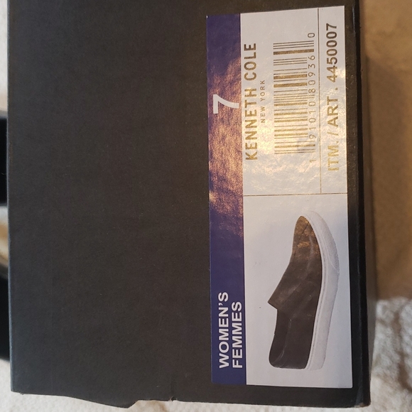 Black slip on Kenneth Cole shoes - Picture 4 of 4